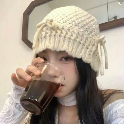 年轻女孩爱过来